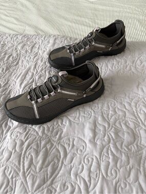 Men's Athletic Lace-Adjust Walking Shoes - Gray/Black